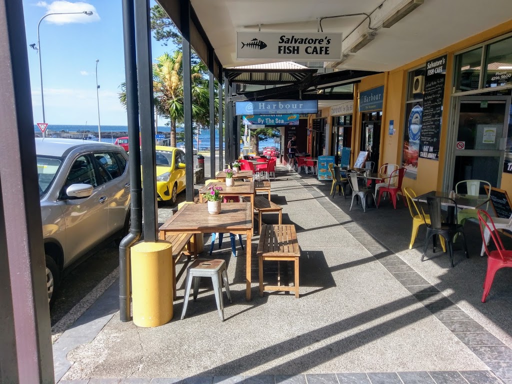 Salvatores Fish Cafe | restaurant | 7 Addison St, Shellharbour NSW 2529, Australia | 0242969600 OR +61 2 4296 9600