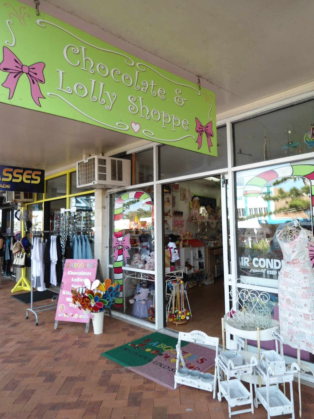 Kaboozies Lollies & Gifts | 1 Normanby St, Yeppoon QLD 4703, Australia | Phone: (07) 4939 4480