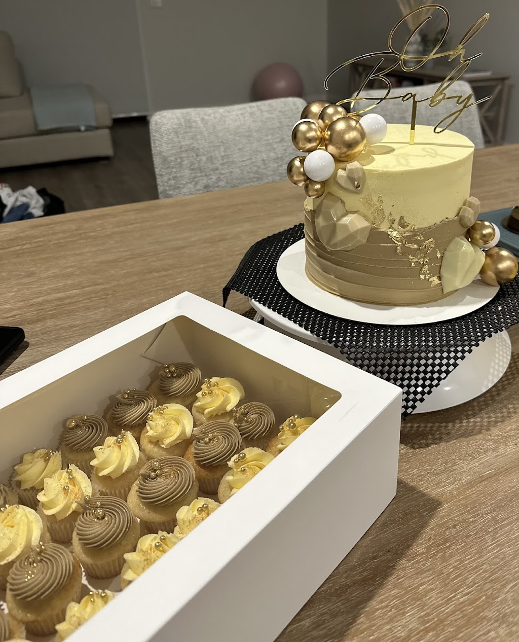 Cakes By Kaptured | 14 Portrait St, Mambourin VIC 3024, Australia | Phone: 0435 643 052