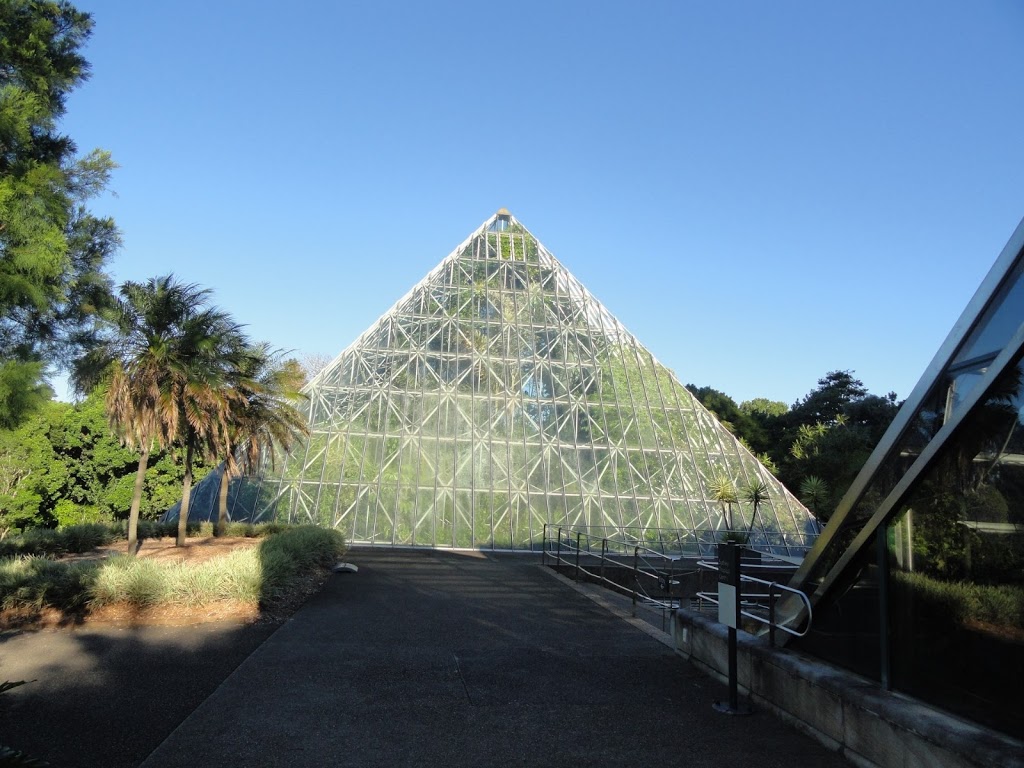 Sydney Botanical Gardens - Information Booth | park | Mrs Macquaries Rd, Sydney NSW 2000, Australia | 0283739505 OR +61 2 8373 9505