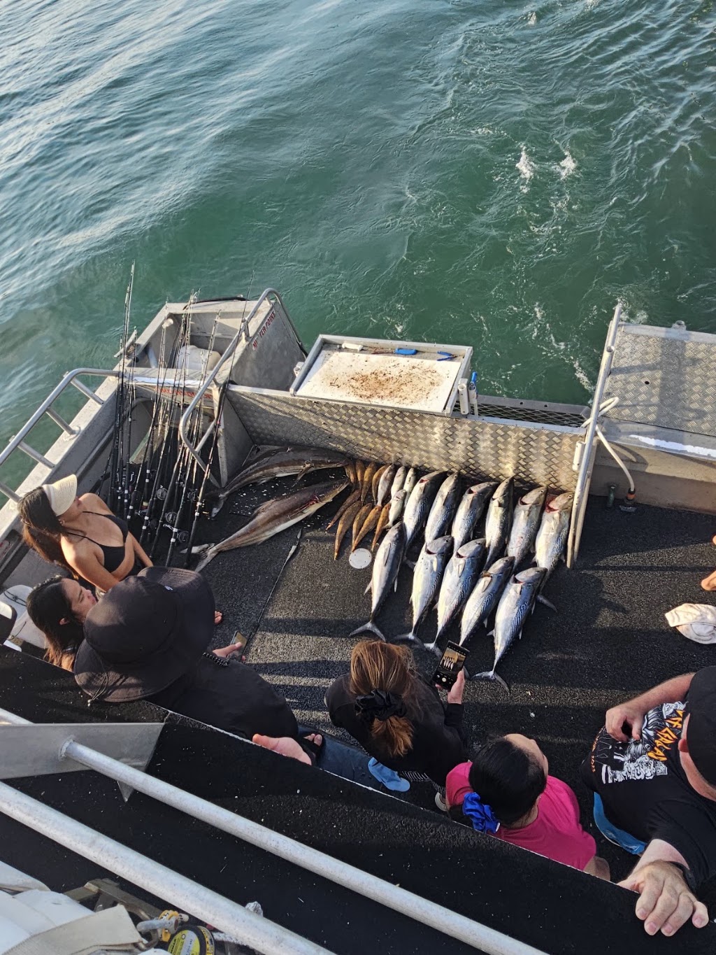 Paradise Fishing Charters Gold Coast | 1 Muriel Henchman Dr, Main Beach QLD 4217, Australia | Phone: 0403 531 428