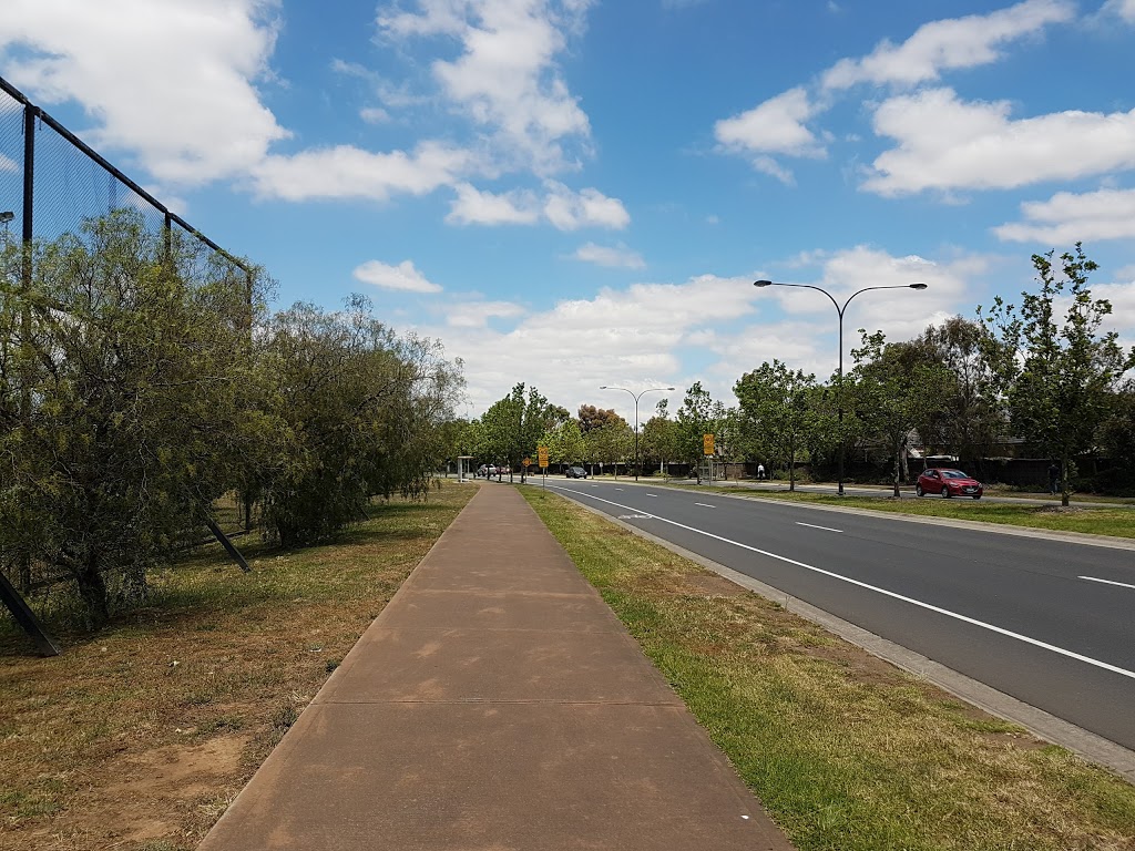 Brookside Recreation Reserve | park | 72-80 Caroline Springs Blvd, Caroline Springs VIC 3023, Australia | 0397477200 OR +61 3 9747 7200