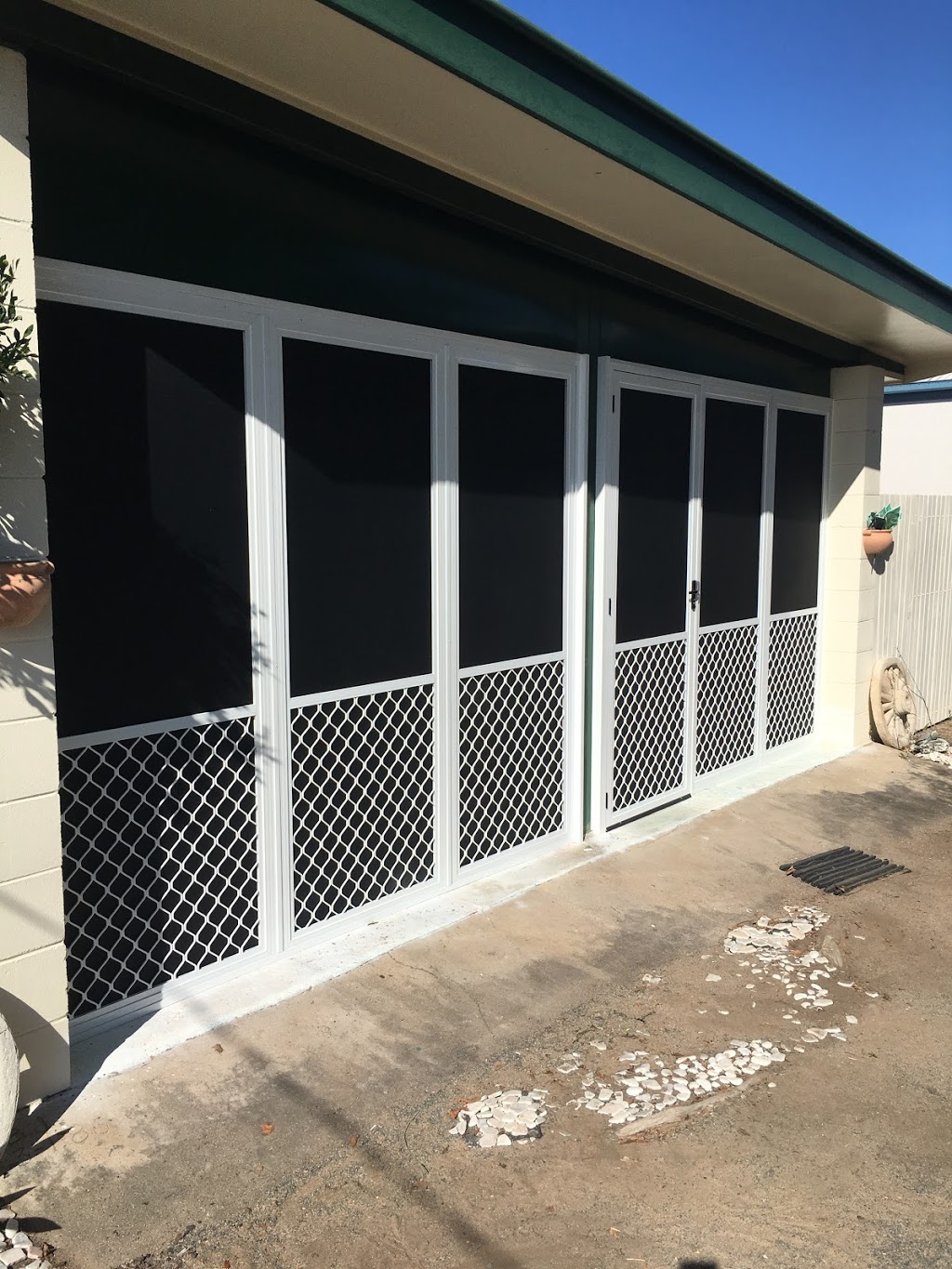 G&A Glass & Aluminium | 6-10 Jurekey St, Cluden QLD 4811, Australia | Phone: (07) 4775 1510