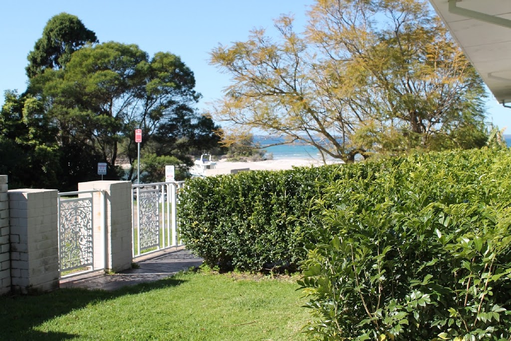 Seaside Apartment from $195 pn | lodging | 2a Sydney St, Huskisson NSW 2540, Australia | 0402681176 OR +61 402 681 176