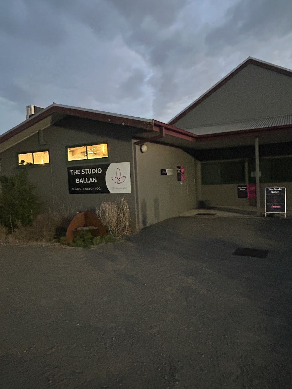 The Studio Ballan | Attached to the back of the Mechanics Institute, 76 Steiglitz St, Ballan VIC 3342, Australia | Phone: 0493 814 284