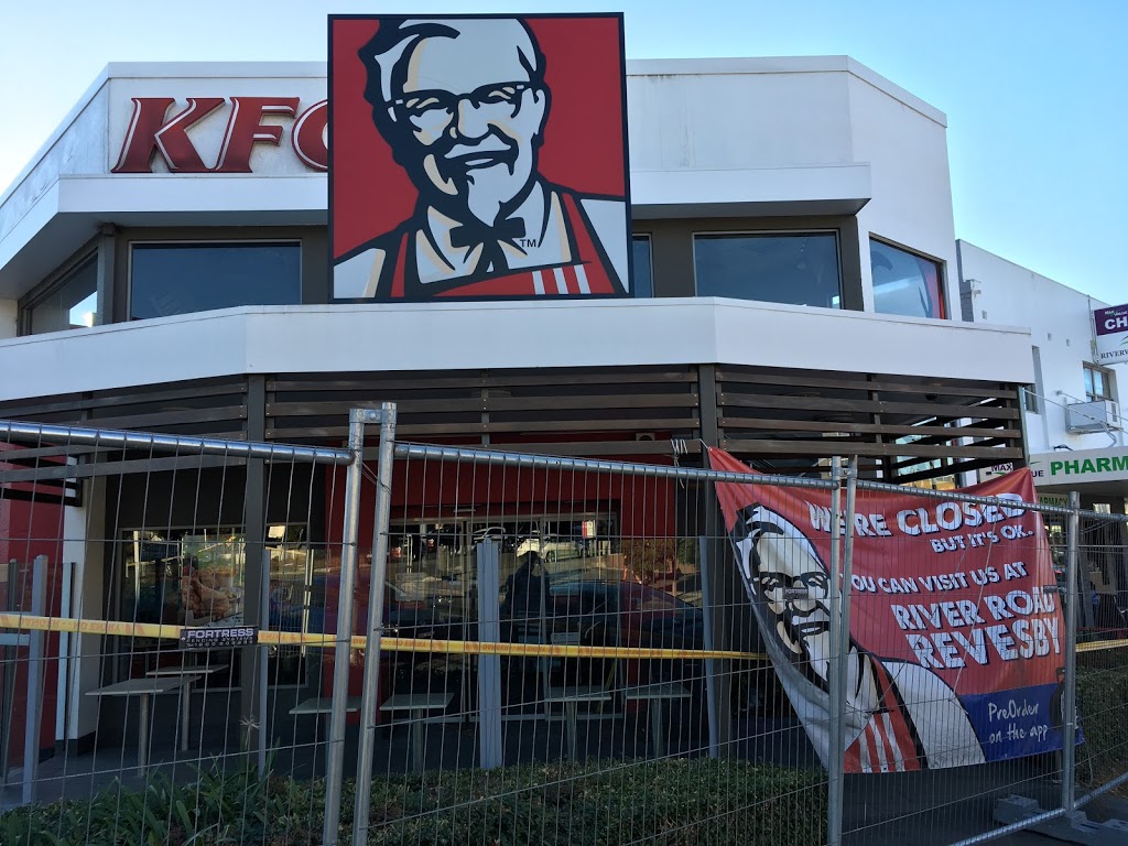 KFC Riverwood | meal takeaway | 215 Belmore Rd, Riverwood NSW 2210, Australia | 0295848310 OR +61 2 9584 8310