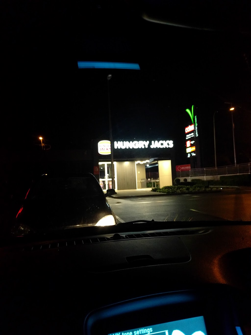 Hungry Jacks | restaurant | Cnr Main North Road & Tulloch Street, Evanston SA 5116, Australia | 0885226741 OR +61 8 8522 6741