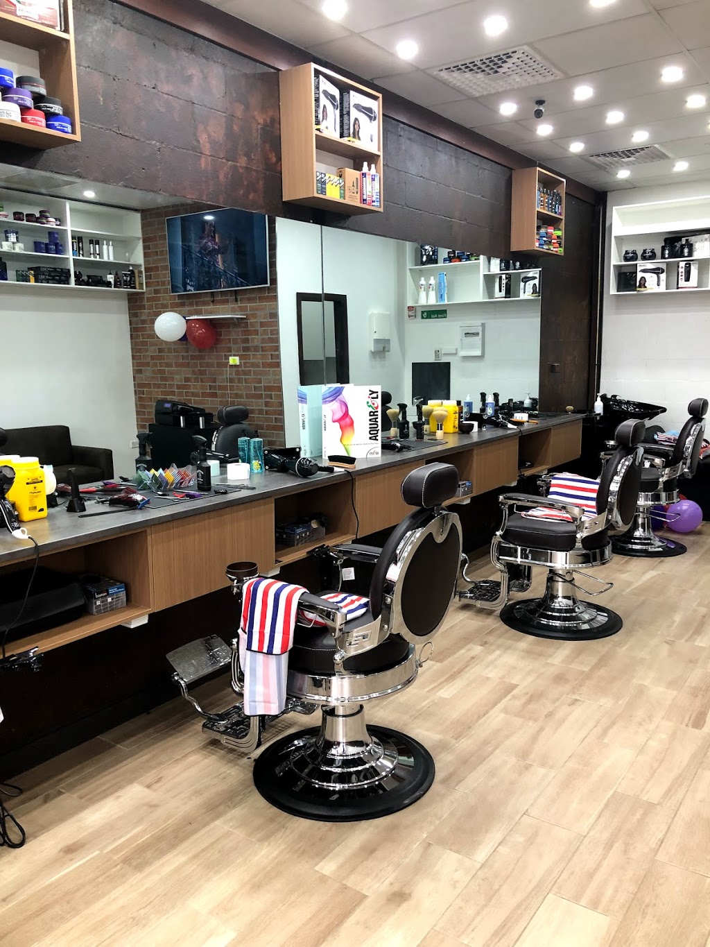 Urban touch Mens hair salon | Shop 3/60 Glenwood Park Dr, Glenwood NSW 2768, Australia | Phone: (02) 8678 6442