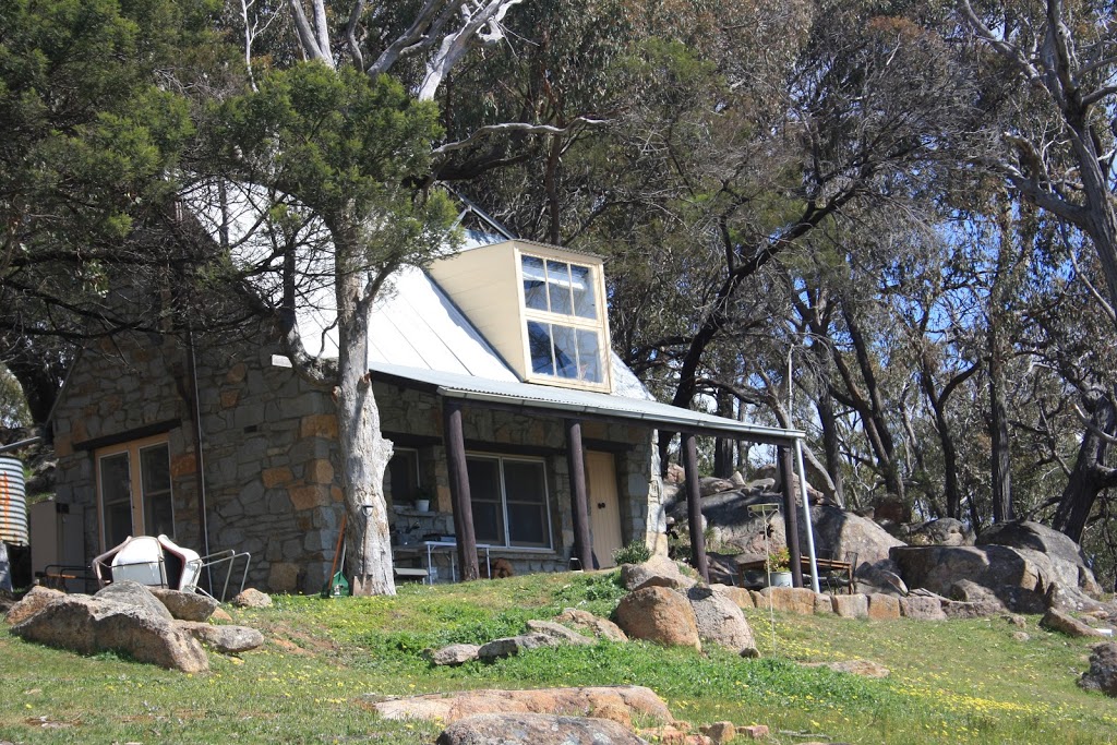 Taffys Cottages |  | 86 Lynslane Rd, Longwood East VIC 3666, Australia | 0438298456 OR +61 438 298 456