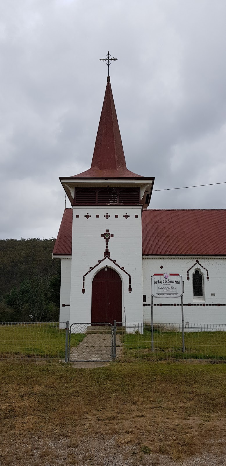 Our Lady of the Sacred Heart Catholic Church | church | 26 Elizabeth St, Mangana TAS 7214, Australia | 0363722252 OR +61 3 6372 2252
