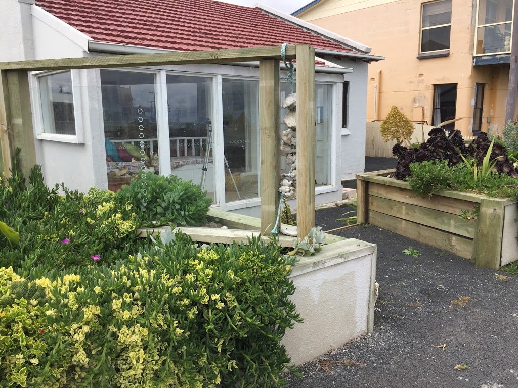 Curio Cottage | 47 Sea Parade, Port Macdonnell SA 5291, Australia | Phone: 0490 866 651