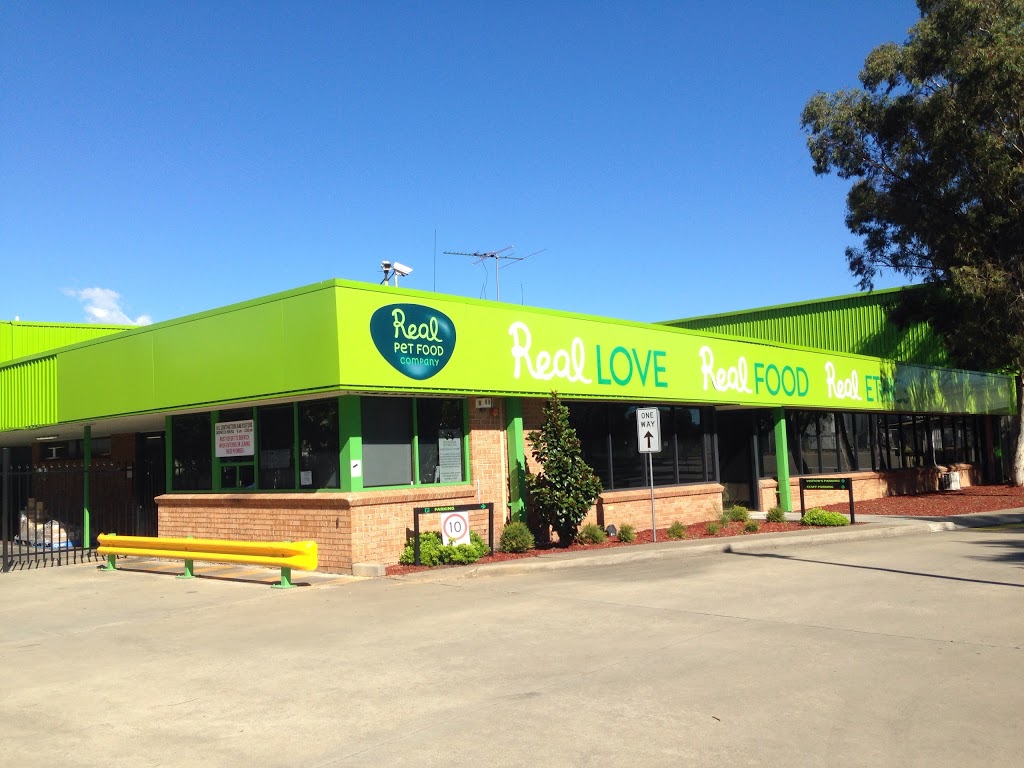 Real Pet Food Company | store | 12 Williamson Rd, Ingleburn NSW 2565, Australia | 1800732573 OR +61 1800 732 573