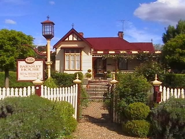 Barnsley House Bed & Breakfast | 5 John St, Beechworth VIC 3747, Australia | Phone: (03) 5728 1037