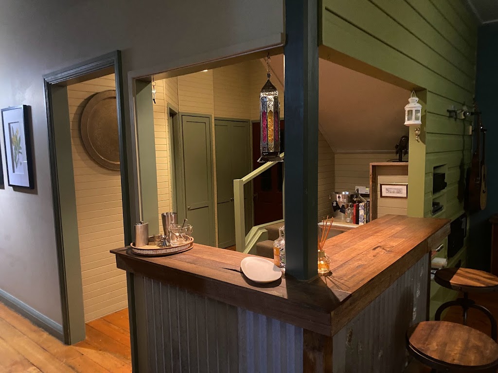 Kutumung House | 39 Taylor St, Woy Woy Bay NSW 2256, Australia | Phone: 0404 008 956