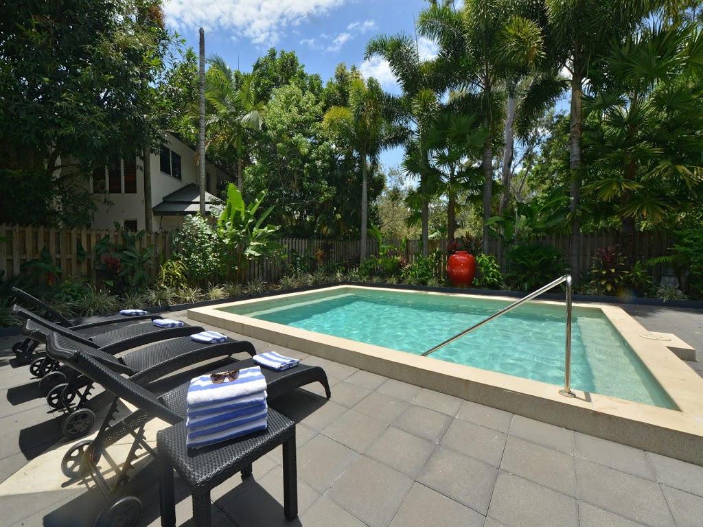 Red Anchor | lodging | 30 Mudlo St, Port Douglas QLD 4877, Australia | 0740994789 OR +61 7 4099 4789