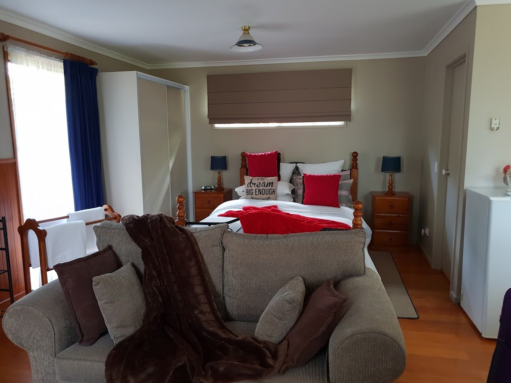 Leafield Cottages - Yarra Valley Accommodation | lodging | 1921-1923 Melba Hwy, Dixons Creek VIC 3775, Australia | 0359652356 OR +61 3 5965 2356
