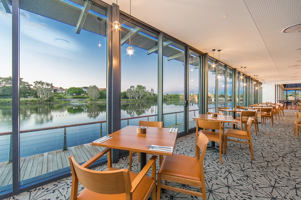 Boardwalk Restaurant | restaurant | 22 Lakefield Dr, North Lakes QLD 4509, Australia | 0731802888 OR +61 7 3180 2888