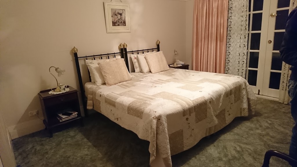 Rosebridge House Bed & Breakfast | 86 Williams St, Gooseberry Hill WA 6076, Australia | Phone: (08) 9293 1741