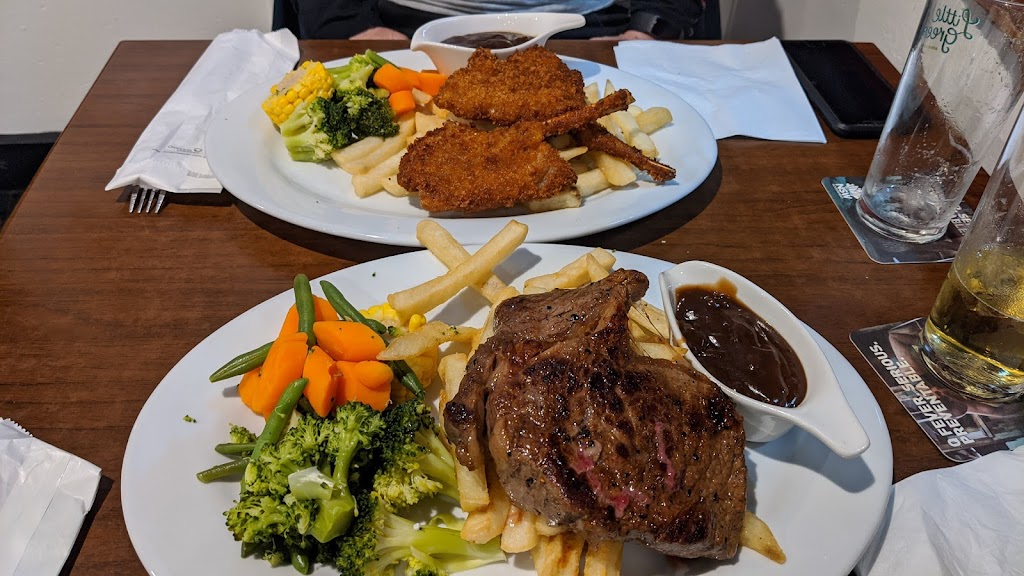 The Port of Bourke Hotel | 32 Mitchell St, Bourke NSW 2840, Australia | Phone: (02) 6872 2544