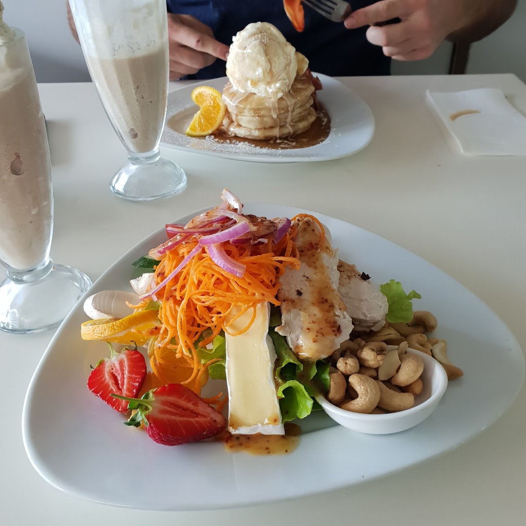 Cupz N Crepes | cafe | 137 Swan St, Morpeth NSW 2321, Australia | 0249330649 OR +61 2 4933 0649