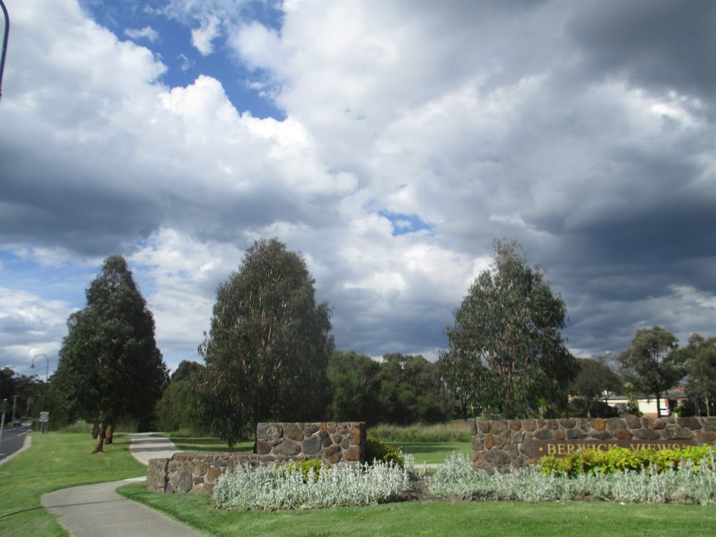 Beaconsfield wetlands | park | 2 Lakeview Terrace, Beaconsfield VIC 3807, Australia