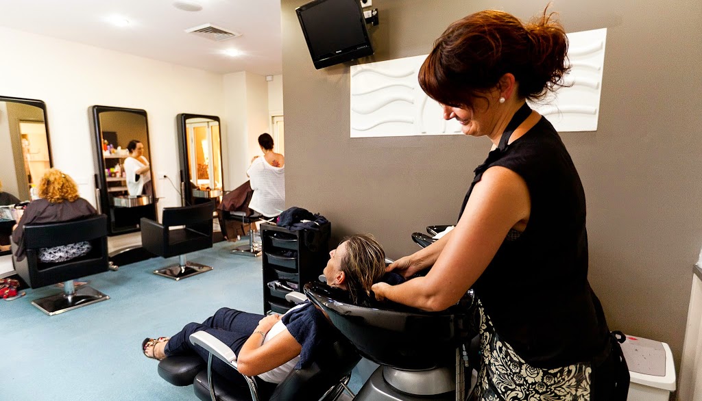 Seascape Hairdressing, Massage and Beauty | hair care | 3 Tweed Coast Rd, Hastings Point NSW 2489, Australia | 0266761234 OR +61 2 6676 1234