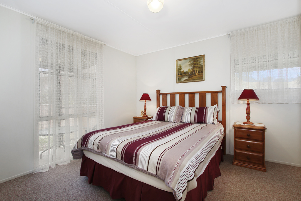 Delany Surprise | lodging | 28 Delany Ave, Bright VIC 3741, Australia | 0357552275 OR +61 3 5755 2275