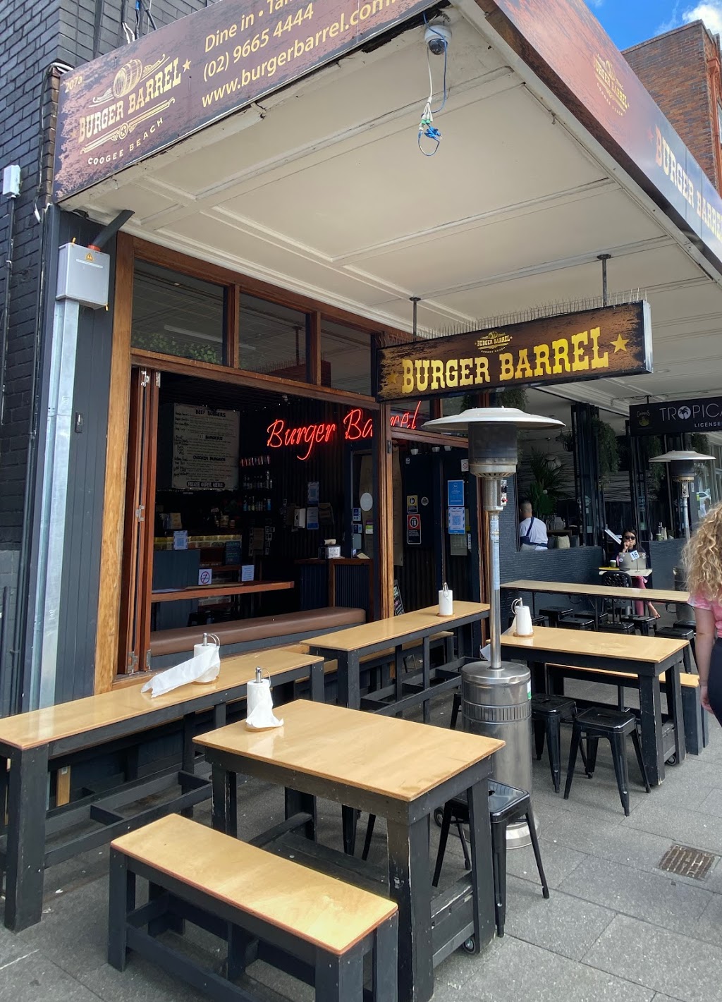 Burger Barrel | 207A Coogee Bay Rd, Coogee NSW 2034, Australia | Phone: (02) 9665 4444