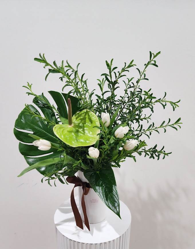 Petite Blooming Moments | Florist | Greenaway St, Greenbank QLD 4124, Australia | Phone: (07) 2141 2993