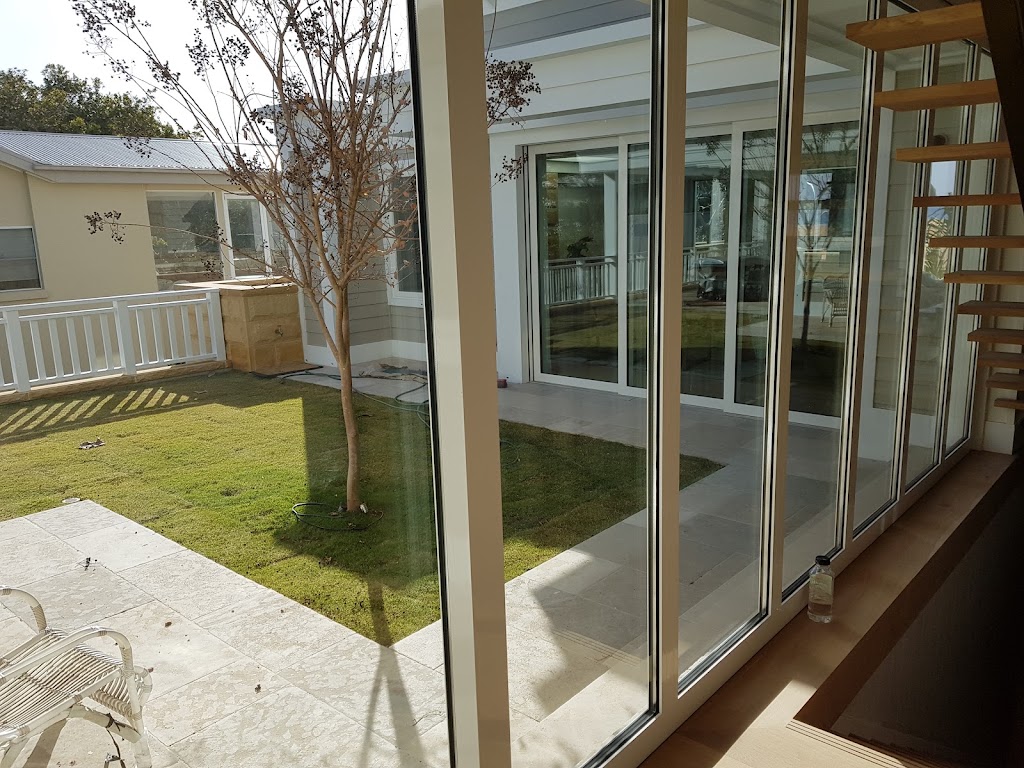 Window Cleaning Newcastle | 41a Auklet Rd, Mount Hutton NSW 2290, Australia | Phone: 0490 377 600