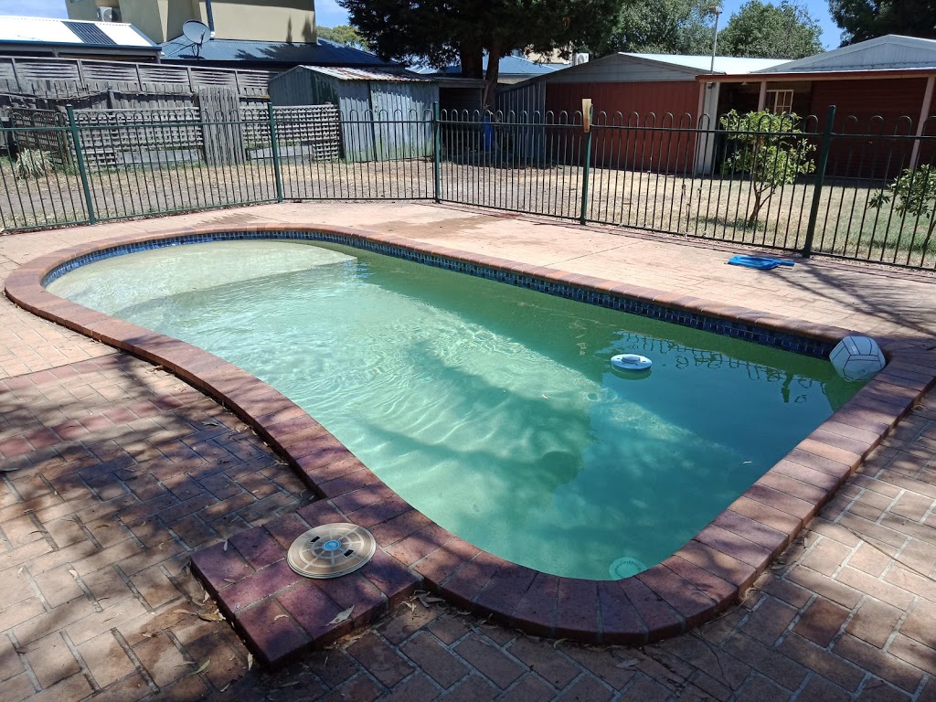 Chriss Pool Services | 160 Lyrebird Dr, Carrum Downs VIC 3201, Australia | Phone: 0405 130 019