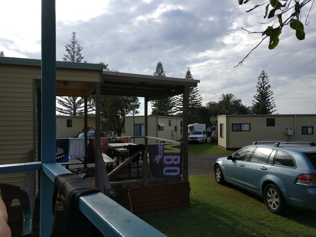 Lanis on the Beach | campground | Old Bar Rd, Old Bar NSW 2430, Australia | 0265537274 OR +61 2 6553 7274
