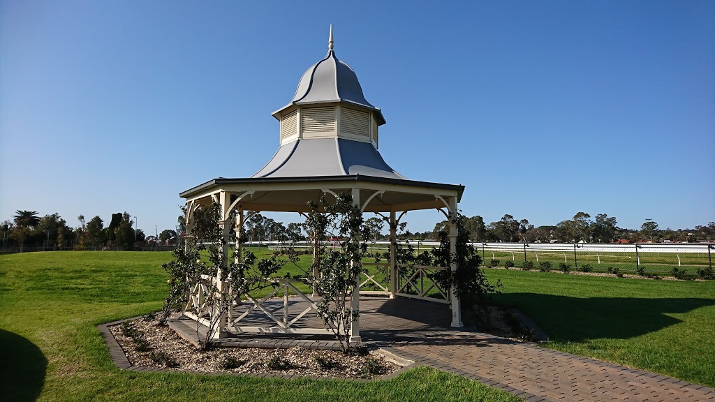 Gawler & Barossa Jockey Club | park | Barnet Rd, Evanston SA 5116, Australia | 0885221801 OR +61 8 8522 1801