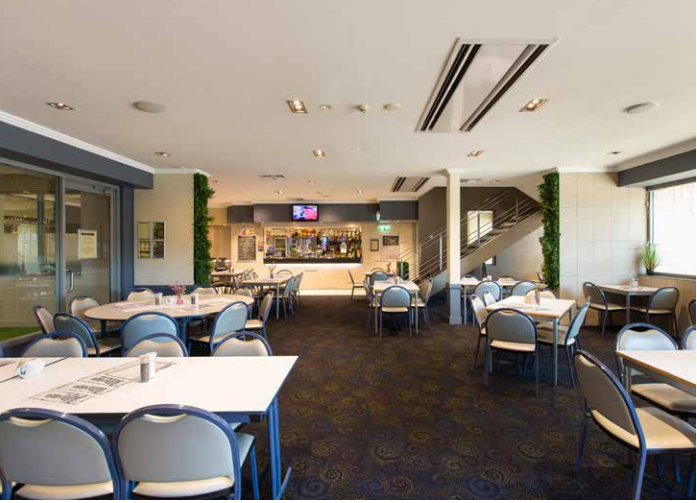 Bank Hotel Blaze Bistro | restaurant | 72 Melbourne St, East Maitland NSW 2323, Australia | 0249348284 OR +61 2 4934 8284
