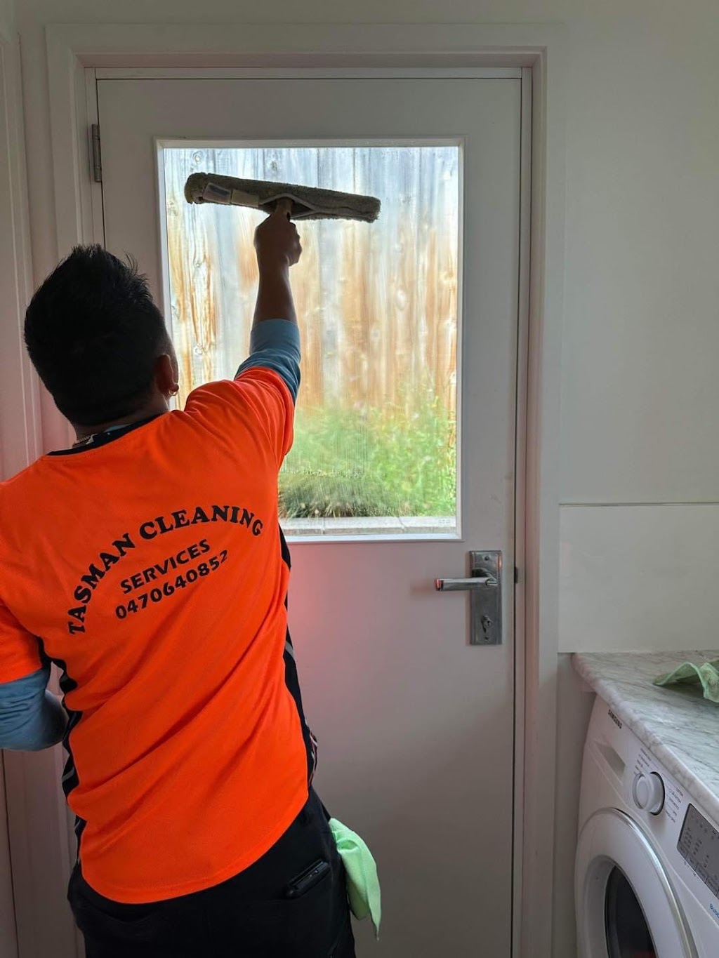 Tasman Cleaning Services, Hobart | Unit 1/1 Moore Park Dr, Glenorchy TAS 7010, Australia | Phone: 0470 640 852