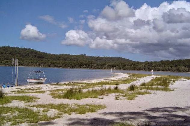 Amaroo on the Waterfront | Smiths Lake | Myall Lakes | real estate agency | 89 Amaroo Dr, Smiths Lake NSW 2428, Australia | 0409811215 OR +61 409 811 215