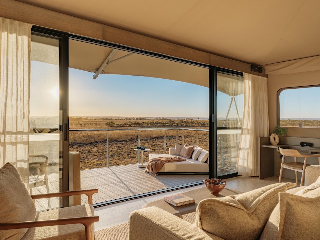 Safari Lodge | 525 Monarto Rd, Rocky Gully SA 5254, Australia | Phone: 1800 016 761