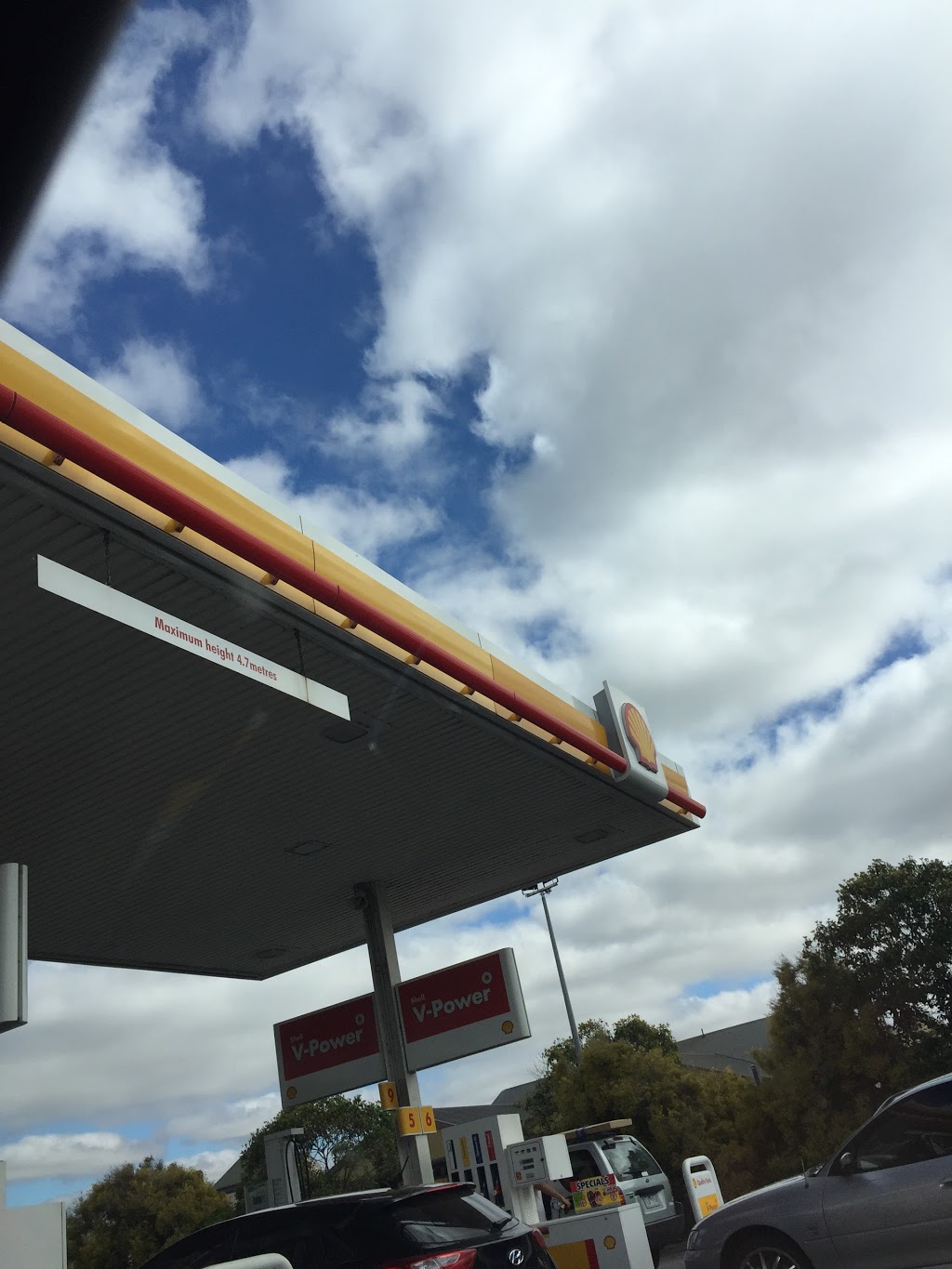 Coles Express | gas station | 1 Horne St & cnr Macedon Rd, Sunbury VIC 3429, Australia | 0397408304 OR +61 3 9740 8304