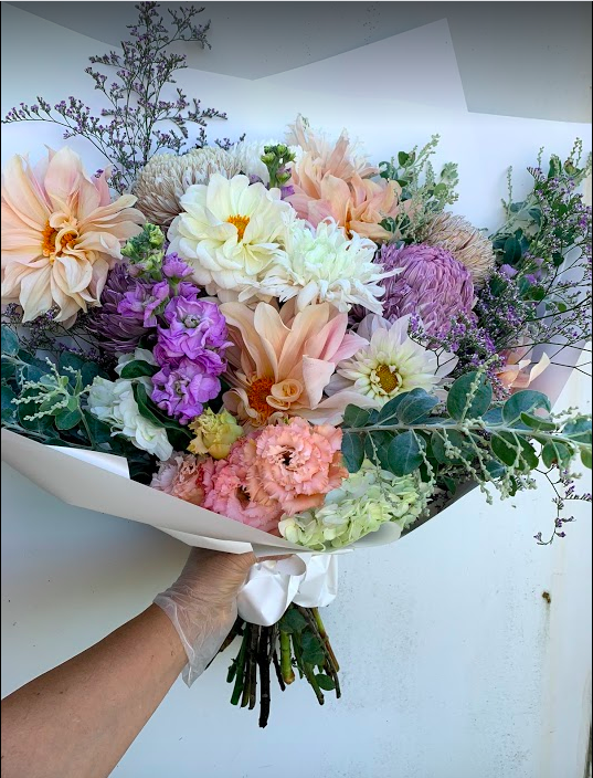 Magnolia Florist | florist | 221-A Lake Entrance Rd, Shellharbour City Centre NSW 2529, Australia | 0242957256 OR +61 2 4295 7256