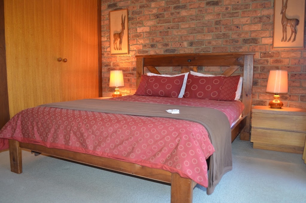 Creekside Accommodation Mansfield | 2 McDonald St, Mansfield VIC 3722, Australia | Phone: (03) 5779 1339