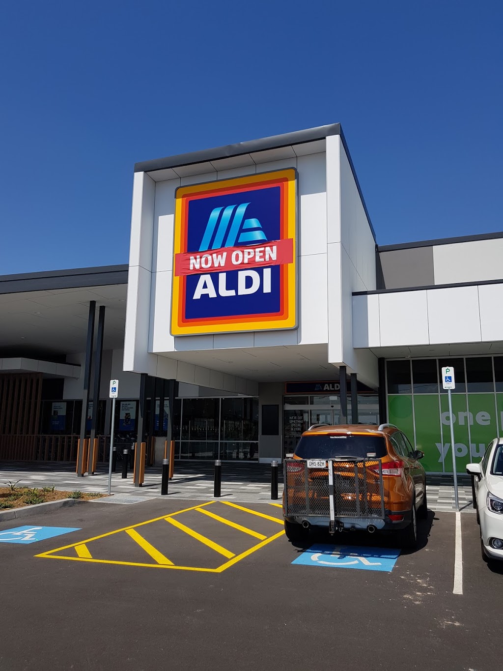 ALDI Emerald Hills | Shop 2/03, 5 Emerald Hills Blvd, Leppington NSW 2179, Australia