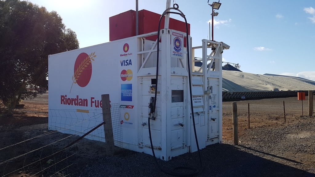 Riordan Fuels Balliang | gas station | 1 Sharkey Rd, Balliang VIC 3340, Australia | 0352475700 OR +61 3 5247 5700