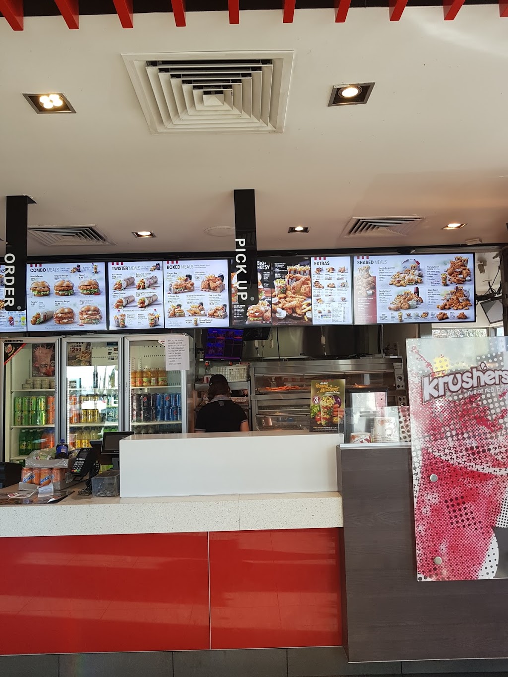 KFC Engadine | meal takeaway | 1 Princes Hwy, Engadine NSW 2233, Australia | 0295482911 OR +61 2 9548 2911