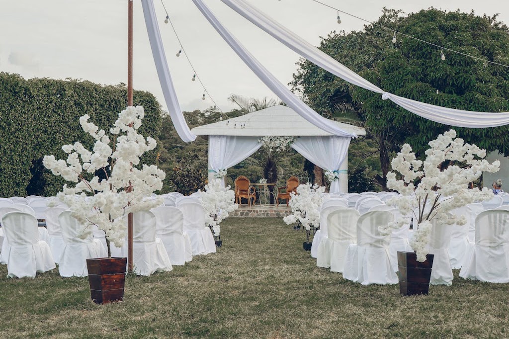 Vicky Leggatt - Marrige Celebrant Dubbo | 21 Merrilea Rd, Dubbo NSW 2830, Australia | Phone: 0423 248 580