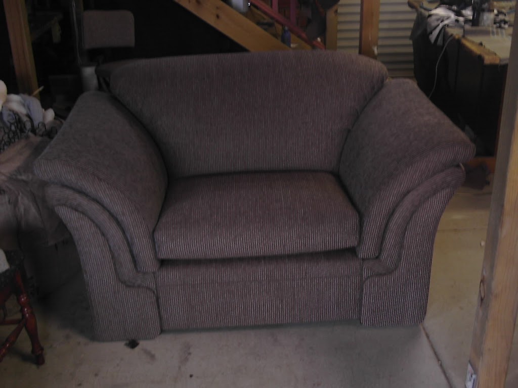 Ashmores Upholstery Ballarat | furniture store | 11 Maddern St, please ring before you come as l am not always here, Ballarat VIC 3350, Australia | 0353329111 OR +61 3 5332 9111