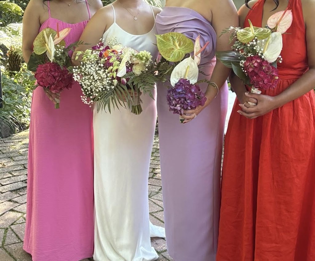 Roses n Petals | 3 Landscape Bvd, Hampton Park VIC 3976, Australia | Phone: 0423 725 750