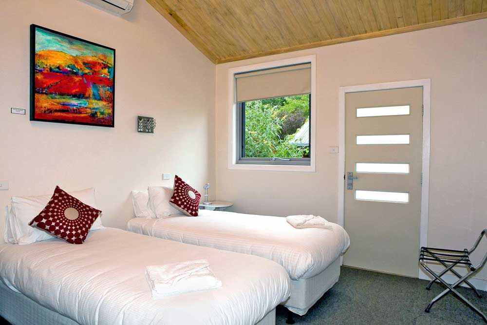 A Colourcity Apartments | 19A Hamer St, Orange NSW 2800, Australia | Phone: 0407 480 549