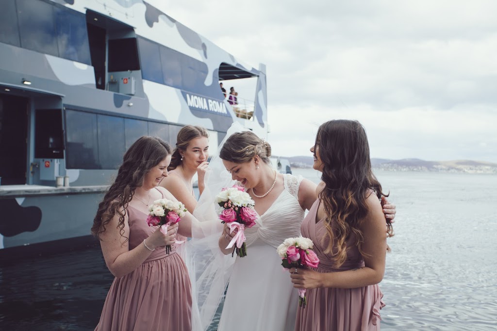 Island Image Wedding Photography | 3246 Channel Hwy, Woodbridge TAS 7162, Australia | Phone: 0456 180 144