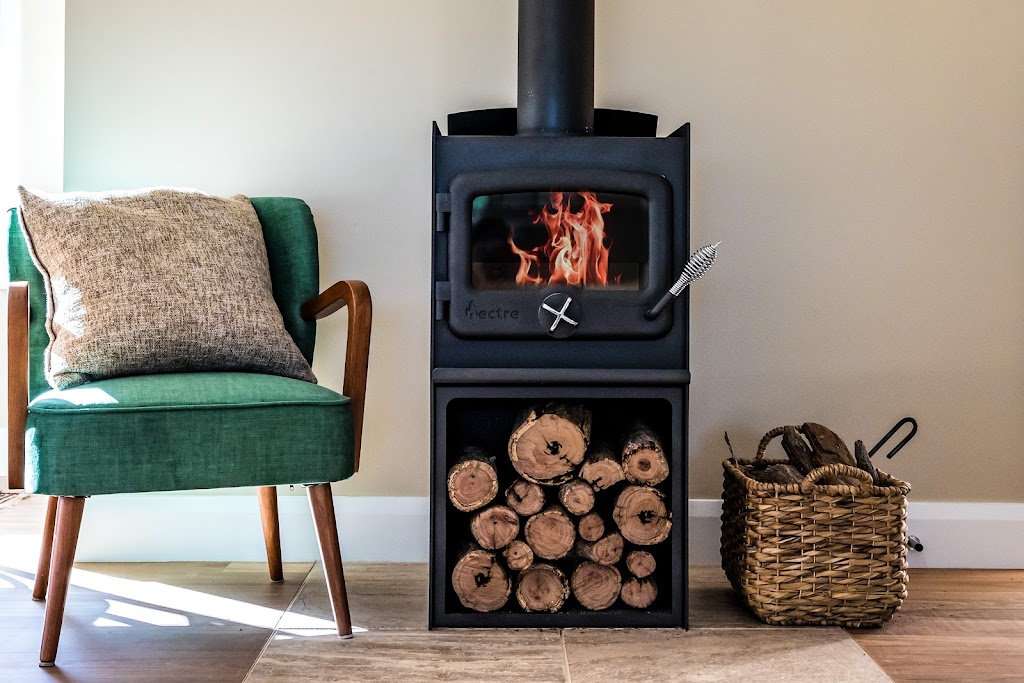 Highgrove Cottage | 379 Henry Lawson Dr, Eurunderee NSW 2850, Australia | Phone: 0417 240 294