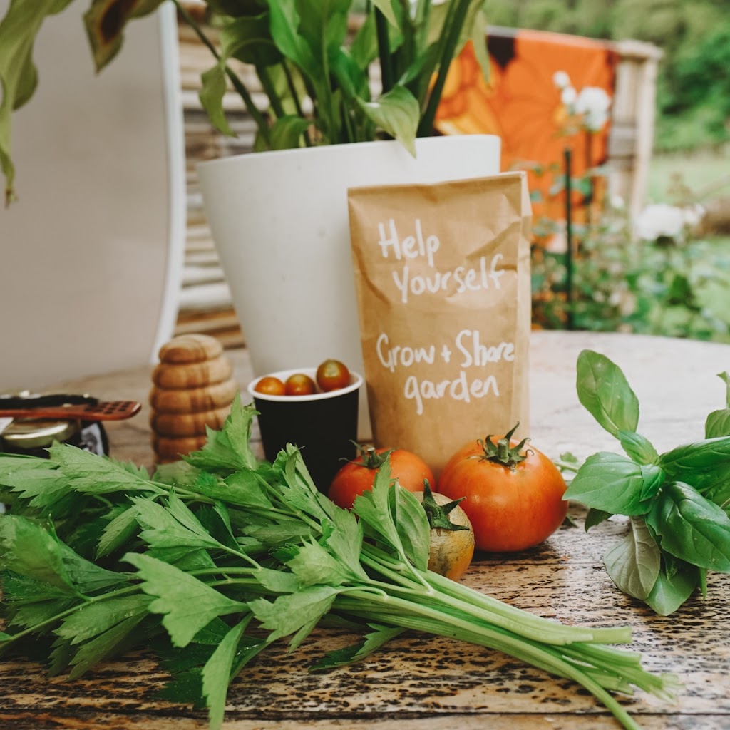 Retro Roast Coffee Van | Cordeaux Rd, Mount Kembla NSW 2526, Australia | Phone: 0413 283 610